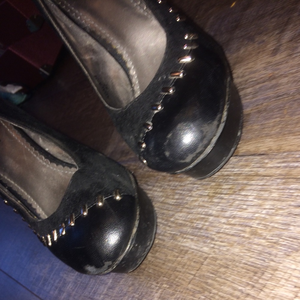 Black studded high heels - Picture 4 of 8